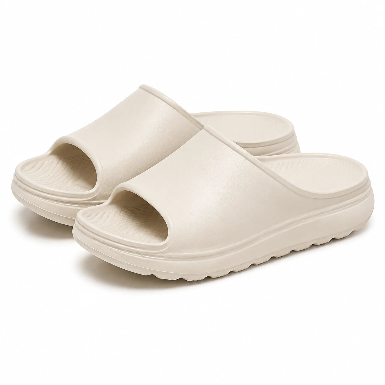 Claquettes 42/43 en mousse synthétique blanc cassé à semelle antidérapante