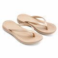 Tongs 38/39 beige en matière synthétique moulée à semelle texturée pour plage et loisirs